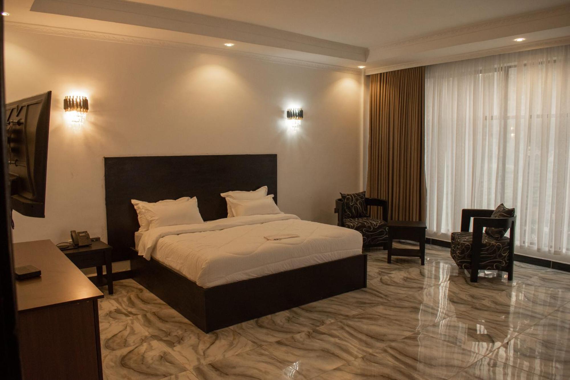 Water Pavilion Hotel Keroka Exterior photo